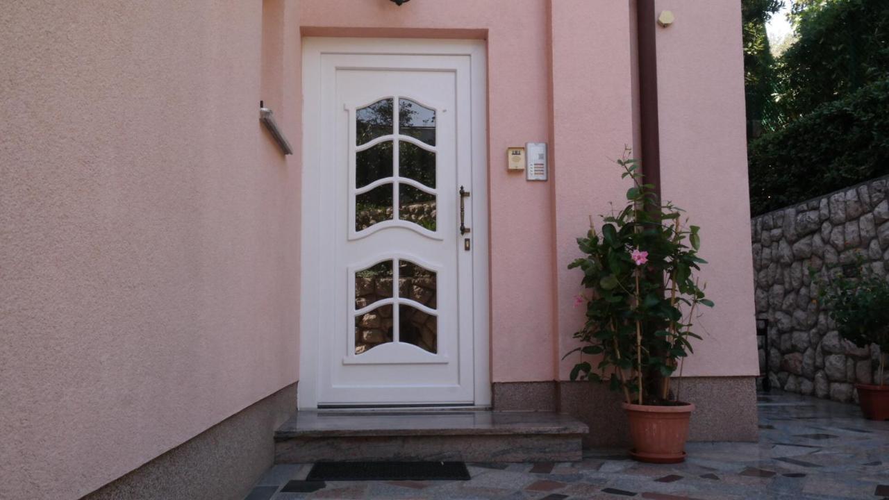 Apartmani Lili Novi Vinodolski Bagian luar foto