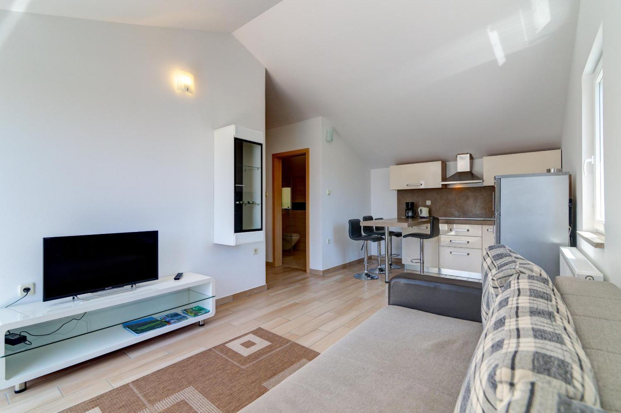 Apartmani Lili Novi Vinodolski Bagian luar foto