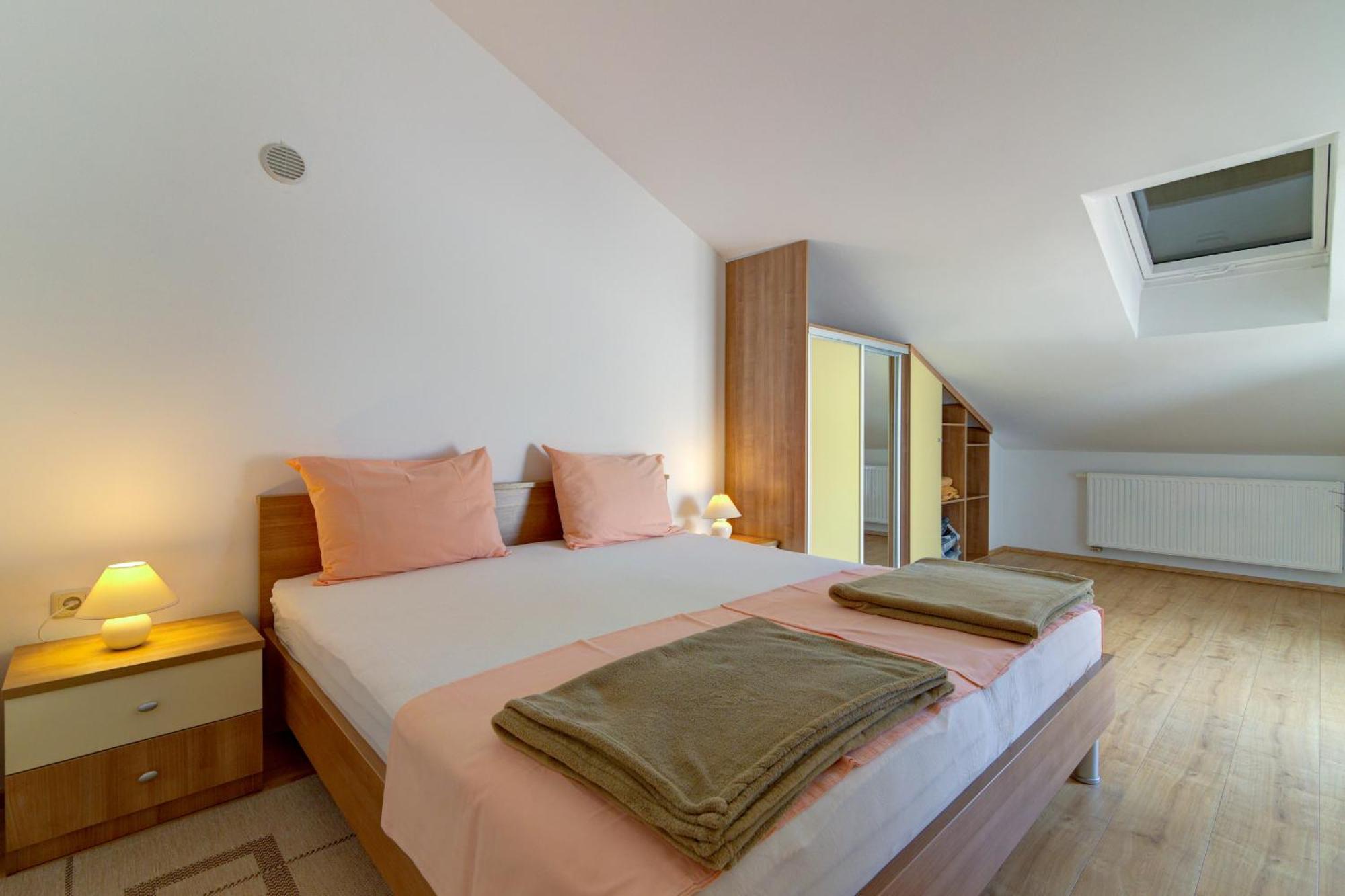 Apartmani Lili Novi Vinodolski Bagian luar foto