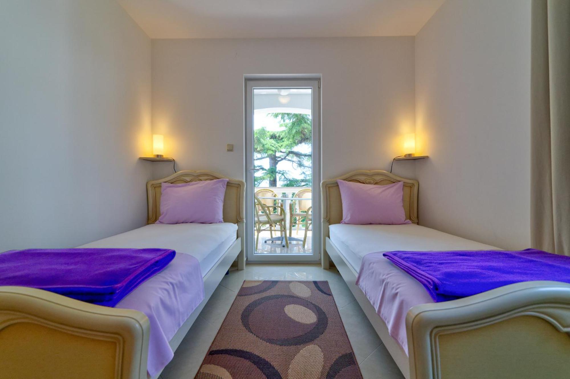 Apartmani Lili Novi Vinodolski Bagian luar foto