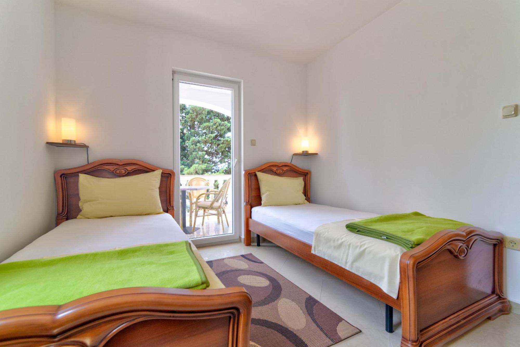 Apartmani Lili Novi Vinodolski Bagian luar foto